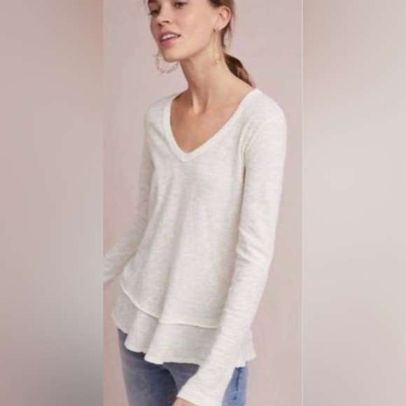 Anthropologie Tops - Anthropologie Left of Center Cream Ruffle Bottom Long Sleeve Top-Size Medium